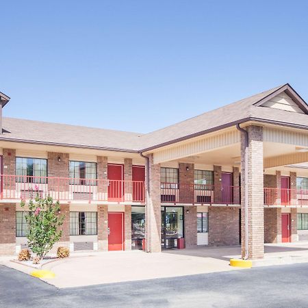 Super 8 By Wyndham Clinton Hotel Buitenkant foto